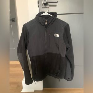 Black north face jacket
